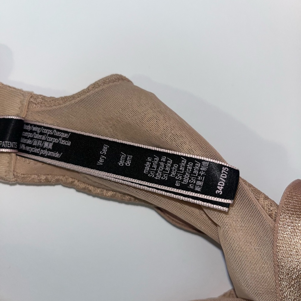 VS Icon Push Up Demi Bra - Picture 9 of 13